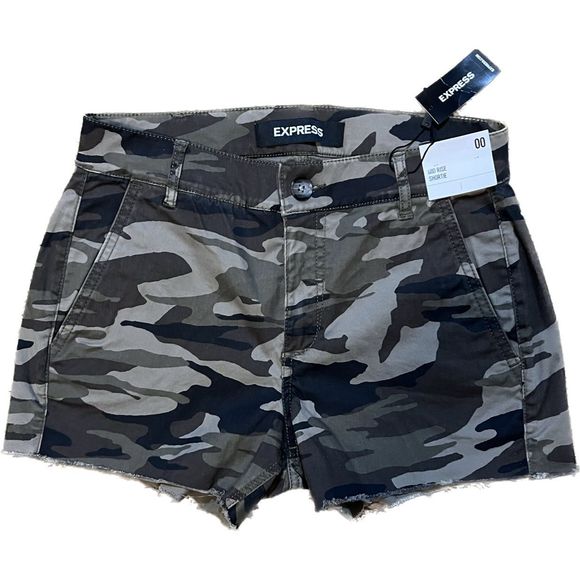Express Camouflage Mid Rise Shorts NWT - Picture 2 of 5
